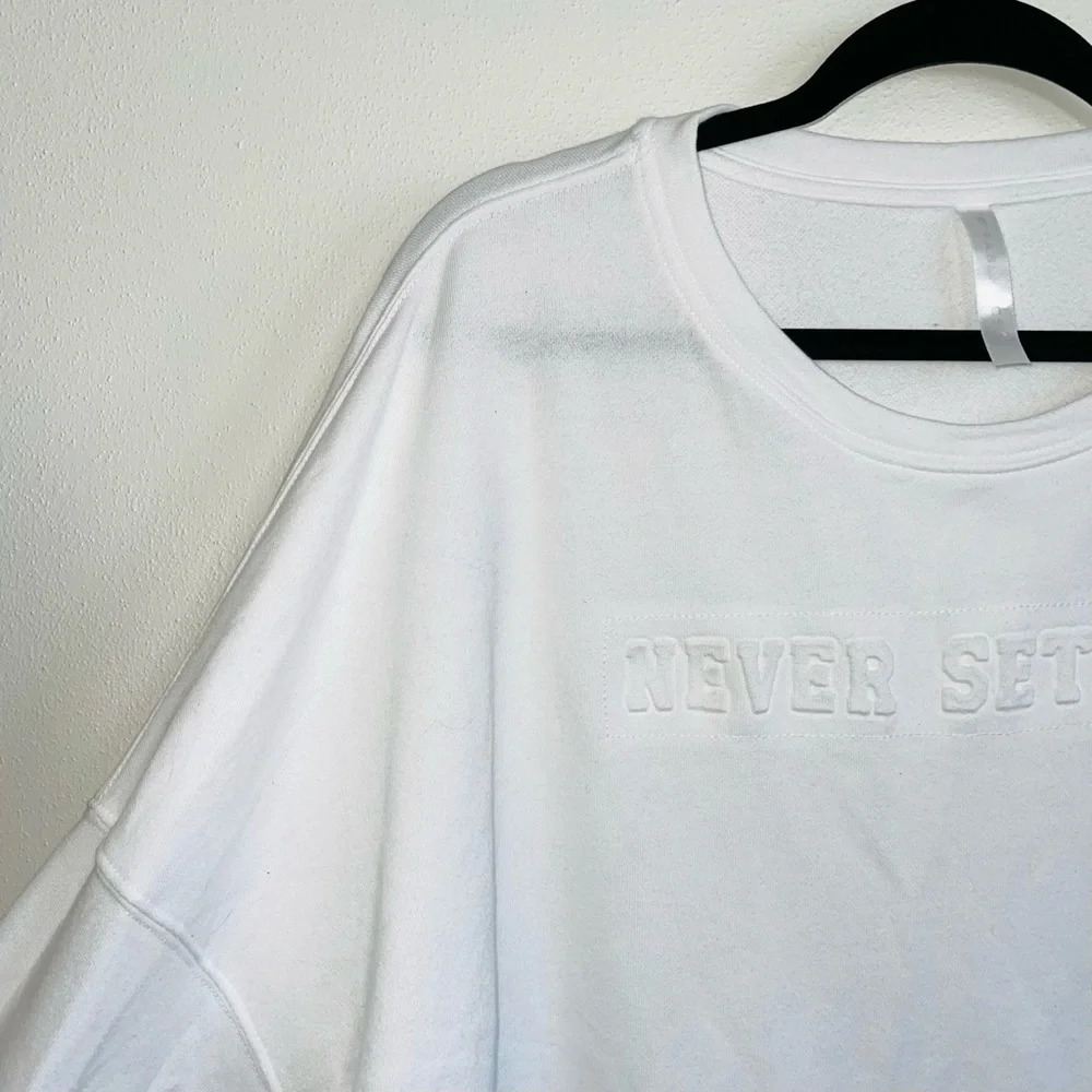 Fabletics Never Settle White Pullover Graphic Swe… - image 5